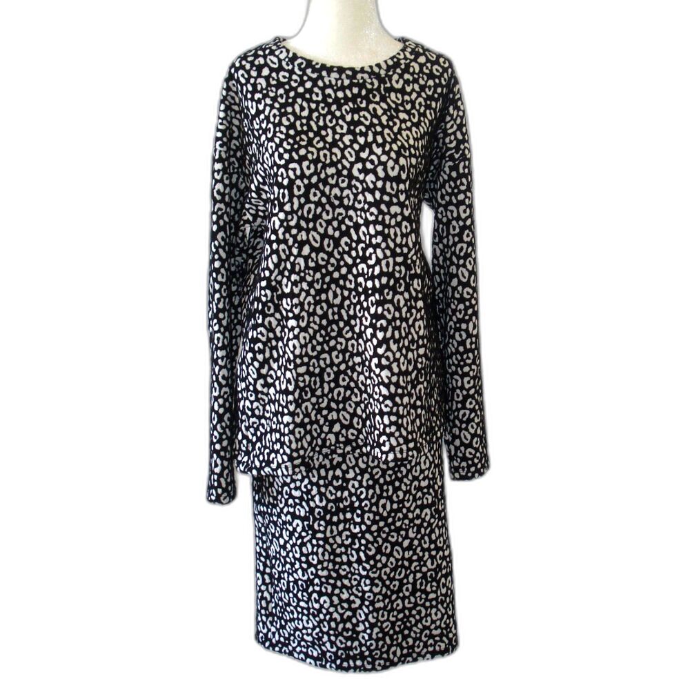 Michael Kors Women 2 pc Skirt Suit Size L Black & White Geometric Print